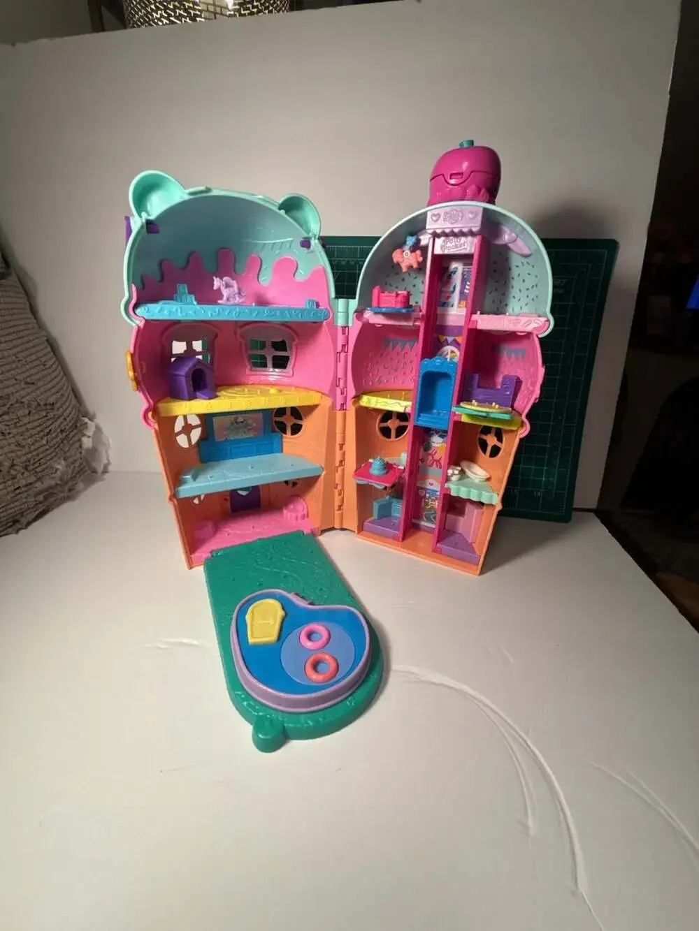 Polly Pocket Ice Cream Cone Playset Gelato House with Elevator